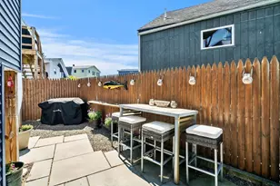137 Prospect St, Gloucester, MA 01930 - Photo 6