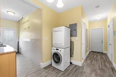 55 Thatcher St #1, Brookline, MA 02446 - Photo 4