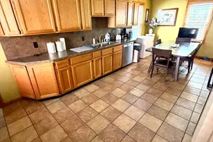 87 Hamburg, Springfield, MA 01107 - Photo 8