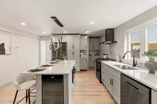 22 Hunting St, Cambridge, MA 02141 - Photo 1