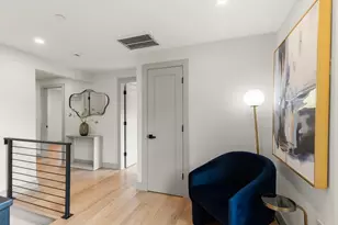 22 Hunting St, Cambridge, MA 02141 - Photo 4