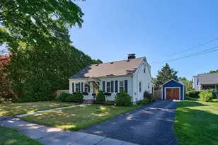 26 Smith St, Greenfield, MA 01301 - Photo 1
