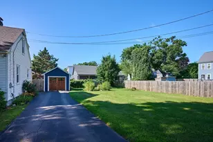 26 Smith St, Greenfield, MA 01301 - Photo 24