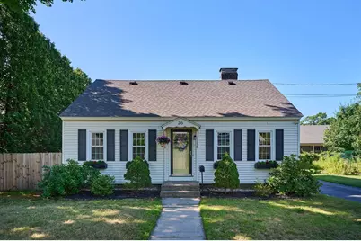 26 Smith St, Greenfield, MA 01301 - Photo 2