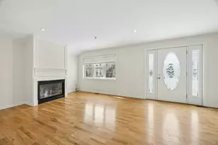 40 Myrtle St, Waltham, MA 02453 - Photo 4