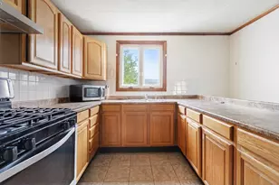 24 Belleville Rd, New Bedford, MA 02745 - Photo 10
