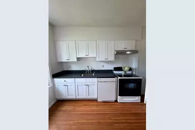 93 Dartmouth St #1, Holyoke, MA 01040 - Photo 2