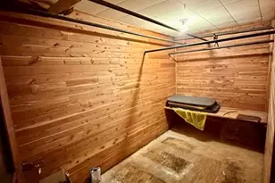 93 Dartmouth St, Holyoke, MA 01040 - Photo 32