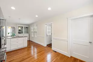 40 Ansonia Rd, Boston, MA 02132 - Photo 10