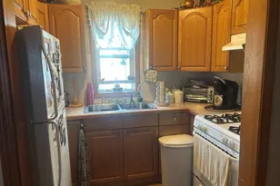 28 Gosnold St, New Bedford, MA 02740 - Photo 4