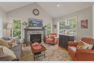 6 Wyndbrook Ln #6, Tyngsborough, MA 01879 - Photo 4
