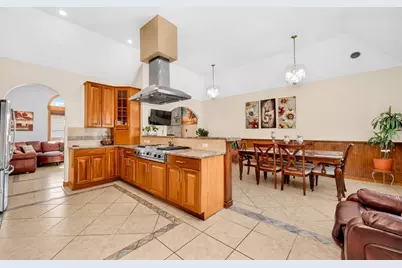 33 Tedford Ave, Revere, MA 02151 - Photo 10