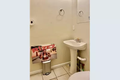 379 Park Ave #B, Worcester, MA 01610 - Photo 4