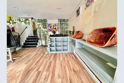 379 Park Ave #B, Worcester, MA 01610 - Photo 2
