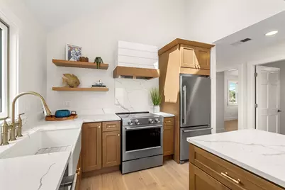 4 Union Ave, Mattapoisett, MA 02739 - Photo 8