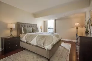 566 Commonwealth Ave, Boston, MA 02215 - Photo 16