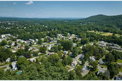 87 Holyoke St, Easthampton, MA 01027 - Photo 32