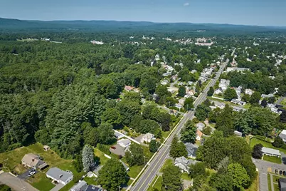 87 Holyoke St, Easthampton, MA 01027 - Photo 34