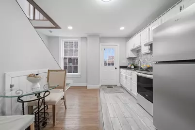 68 Pleasant St #3, Newburyport, MA 01950 - Photo 4