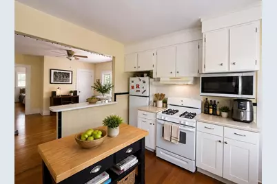 20 Main St #1, Somerville, MA 02145 - Photo 2