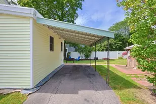 98 Pleasant St, Franklin, MA 02038 - Photo 24