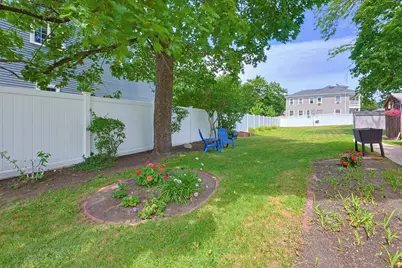 98 Pleasant St, Franklin, MA 02038 - Photo 28
