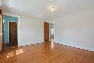 98 Pleasant St, Franklin, MA 02038 - Photo 14
