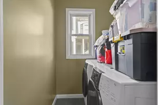 81 5th Ave, Lowell, MA 01854 - Photo 14