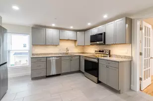 32 Pearl St, Leominster, MA 01453 - Photo 2