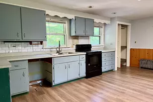 16 Prospect St, Erving, MA 01344 - Photo 12
