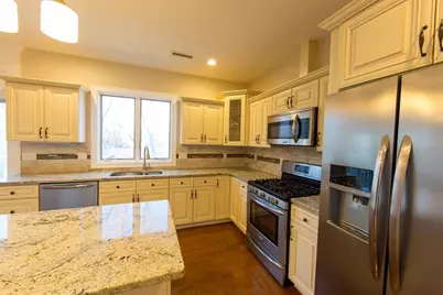 194 Oak St, Shrewsbury, MA 01545 - Photo 4