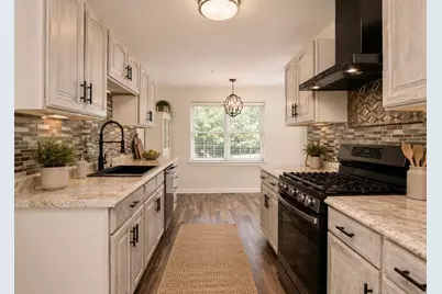 911 Thayer St #911, Abington, MA 02351 - Photo 4