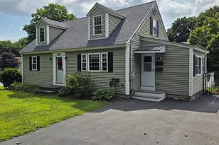 14 James St, Dudley, MA 01571 - Photo 2