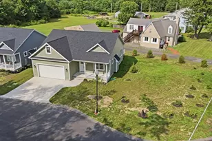 2 SKINNERWOODS Wy, South Hadley, MA 01033 - Photo 32