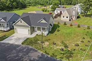 2 SKINNERWOODS Wy, South Hadley, MA 01033 - Photo 32