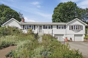 11 Farmington Cir, Marlborough, MA 01752 - Photo 1