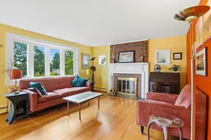 11 Farmington Cir, Marlborough, MA 01752 - Photo 2