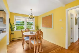 11 Farmington Cir, Marlborough, MA 01752 - Photo 10
