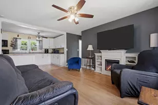 6 Appletree Rd, Danvers, MA 01923 - Photo 4