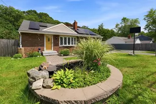 6 Appletree Rd, Danvers, MA 01923 - Photo 2
