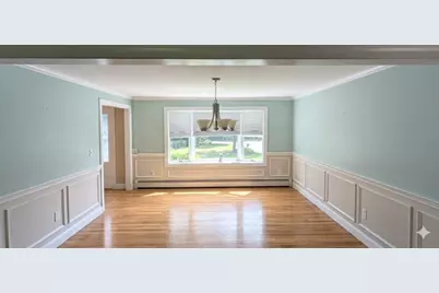 4 Dale St, Burlington, MA 01803 - Photo 4