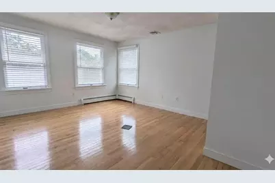 4 Dale St, Burlington, MA 01803 - Photo 8