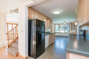 71 West St, Hatfield, MA 01088 - Photo 8