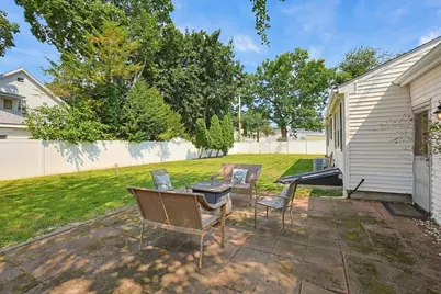 30 Lloyd St, Blackstone, MA 01504 - Photo 32