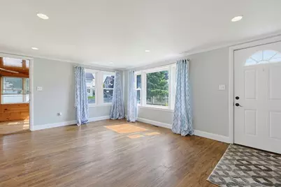 30 Lloyd St, Blackstone, MA 01504 - Photo 12