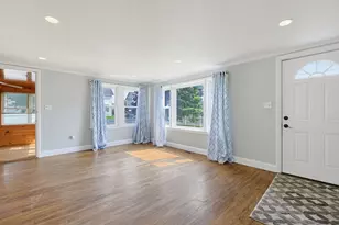 30 Lloyd St, Blackstone, MA 01504 - Photo 12