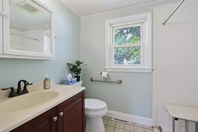30 Lloyd St, Blackstone, MA 01504 - Photo 24