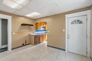 371 Oakland St, Springfield, MA 01108 - Photo 2