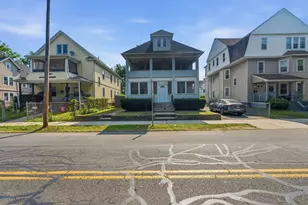 371 Oakland St, Springfield, MA 01108 - Photo 1