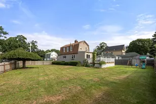 26 Oakwood Rd, Quincy, MA 02169 - Photo 1